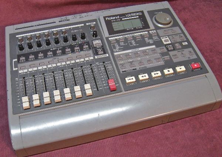 Image sur Roland VS-880EX Workstation For REPAIR.