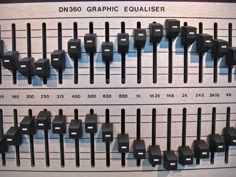 Image sur Klark-Teknik DN360 Equalizer