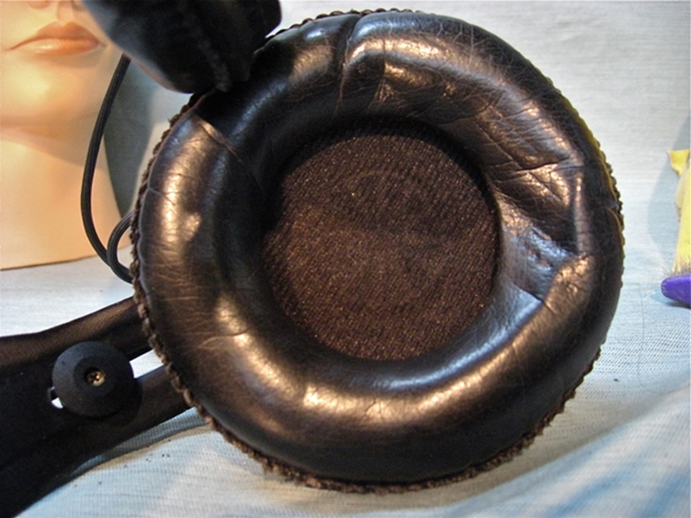 Image sur AKG K240 Monitor Studio Headphones, from Austria.