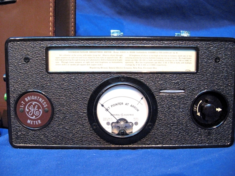 Image sur GE Luckiesh-Taylor Brightness Meter