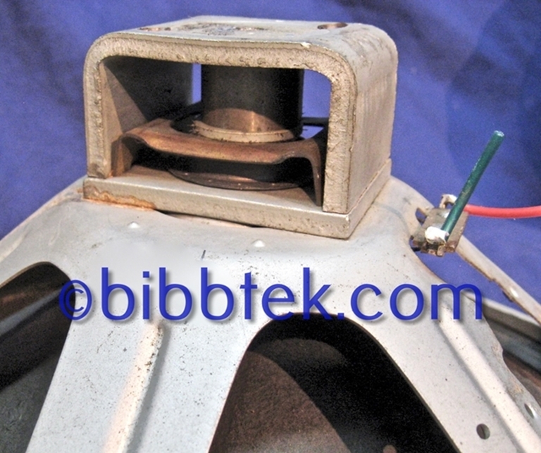 Image sur RCA Model 112S1 12" speakers, price is for pair.
