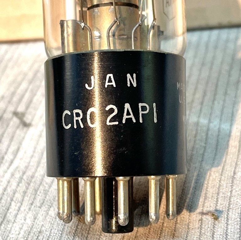 Image sur RCA JAN CRC 2AP1 CRT tube.