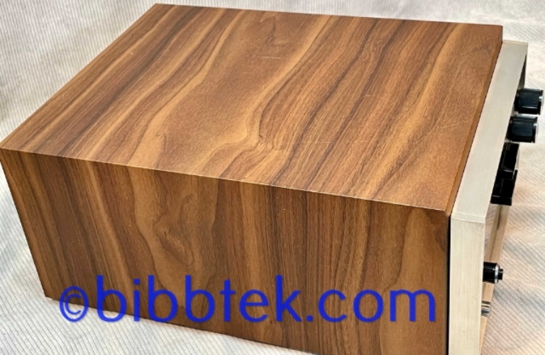 Afbeelding van JVC ECA 102 Reverb unit, "Radar Screen reverberation amplifier".