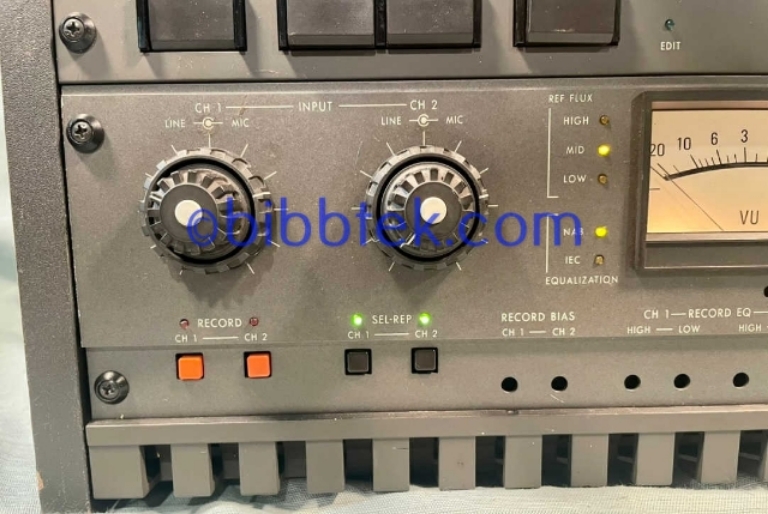 Image sur Calibration Standard Instruments MDM-4 Mix Down Monitors by E.M. Long